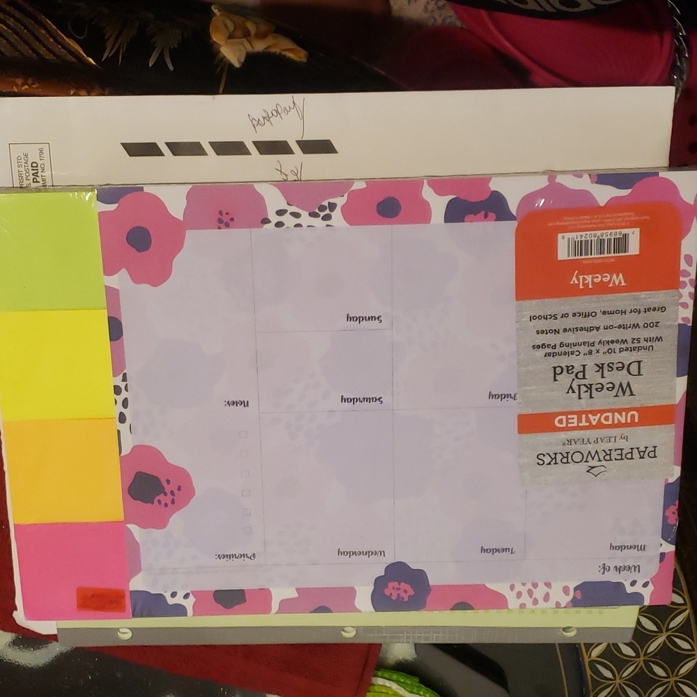 Message Board With Letters, Bonus Weekly Desk Pad & Post Its - Picture 7 of 12